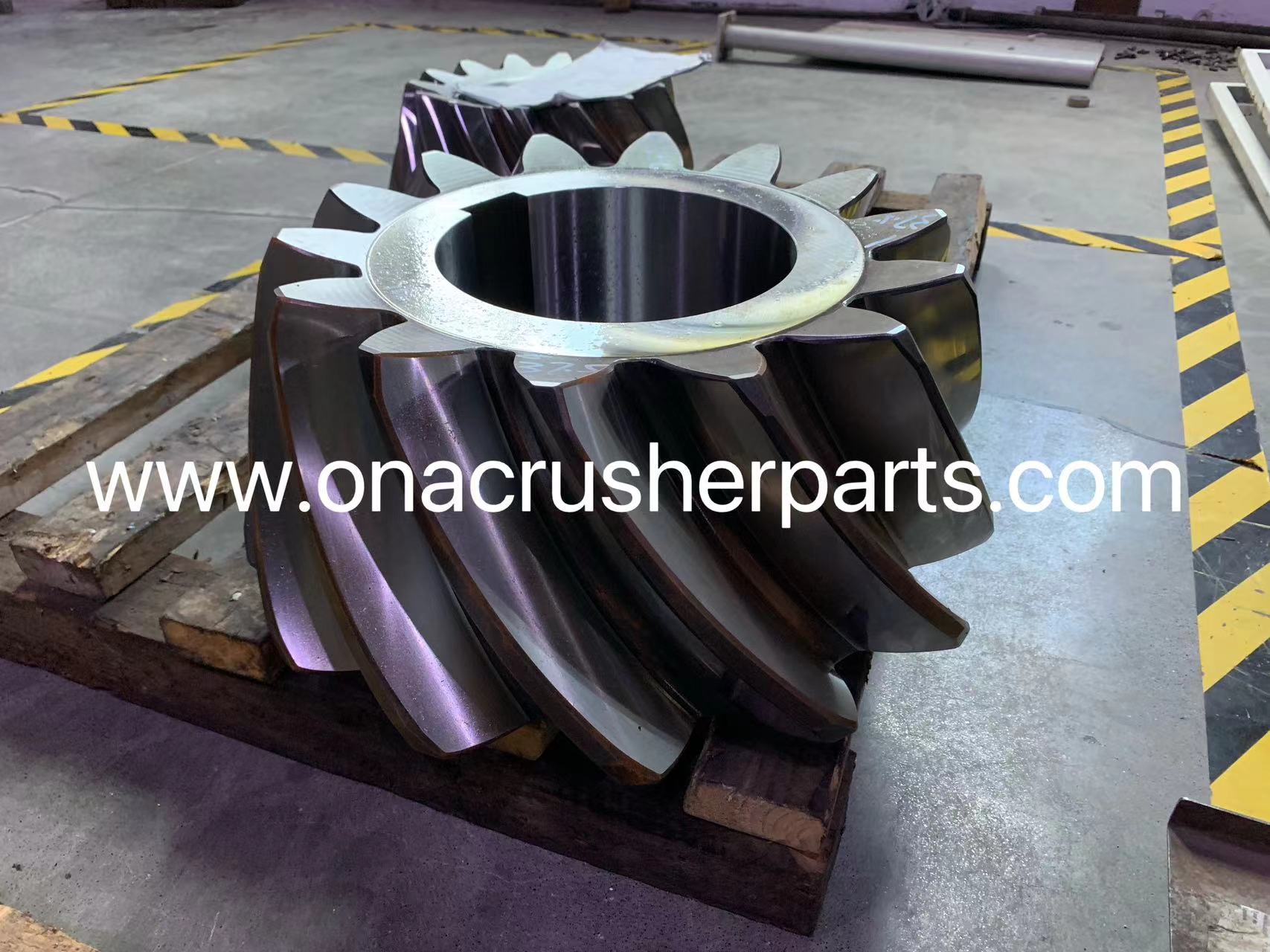 Mining Machine GP300 Cone Crusher Spare Parts Gear And Pinion