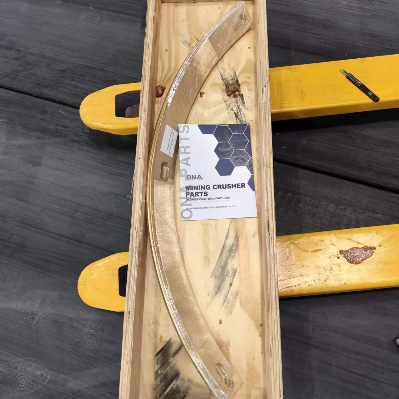 HP400 HP500 Cone Crusher Parts Frame Seat Liner